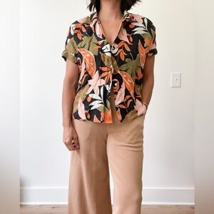 Linen tropical print button up short sleeve. Size S.
